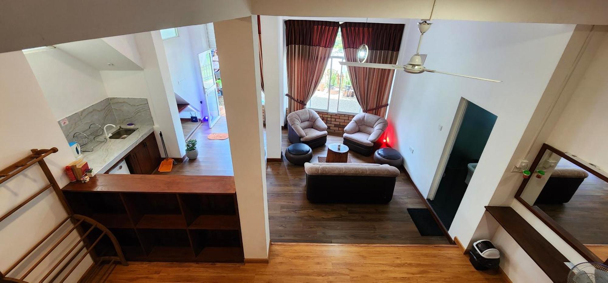 Homestay Poomaz Peace Palace *