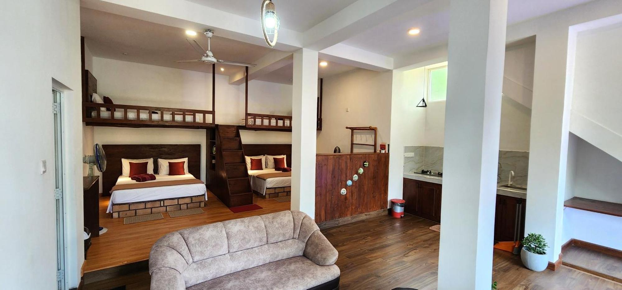 Poomaz Peace Palace Homestay *